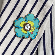 Load image into Gallery viewer, Mega-Mint Boutonnière Pin
